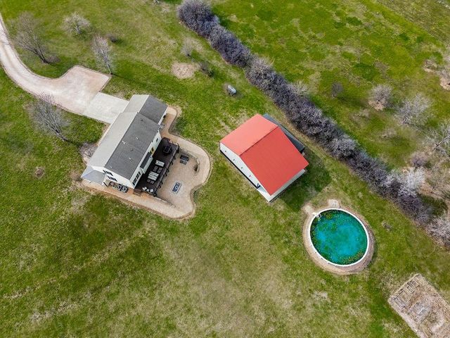 992 E 750 Road, Lawrence, KS 66047