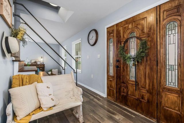 992 E 750 Road, Lawrence, KS 66047