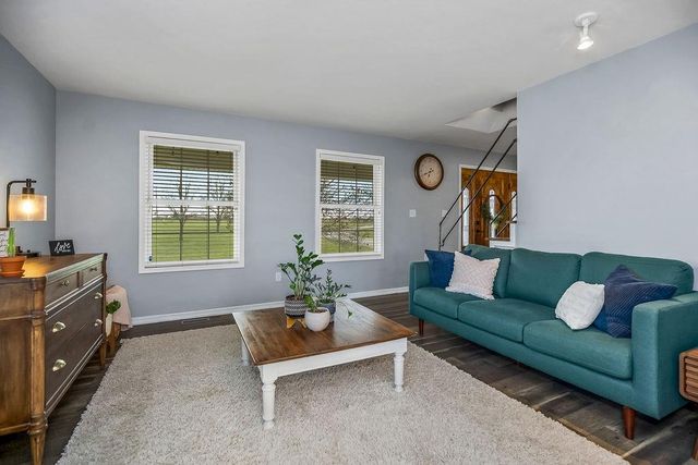 992 E 750 Road, Lawrence, KS 66047