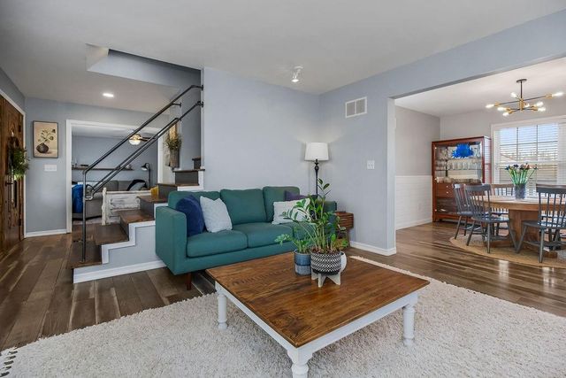 992 E 750 Road, Lawrence, KS 66047