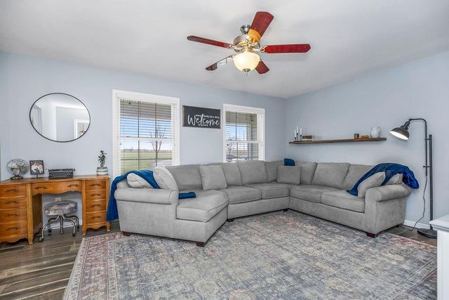 992 E 750 Road, Lawrence, KS 66047