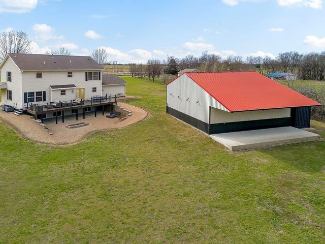 992 E 750 Road, Lawrence, KS 66047