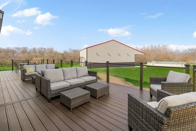 992 E 750 Road, Lawrence, KS 66047