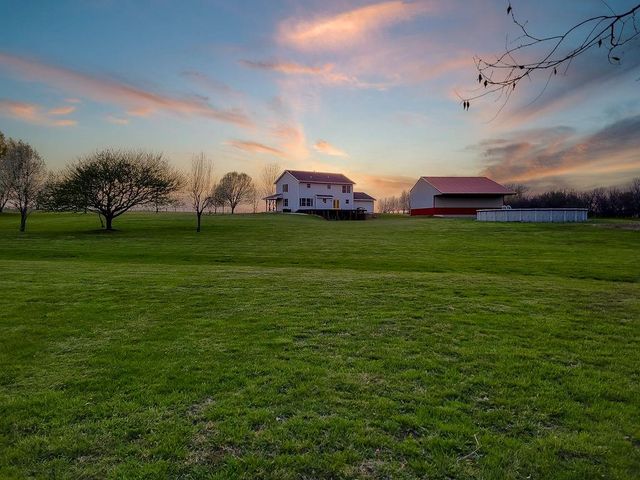 992 E 750 Road, Lawrence, KS 66047