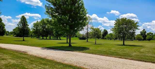 992 E 750 Road, Lawrence, KS 66047