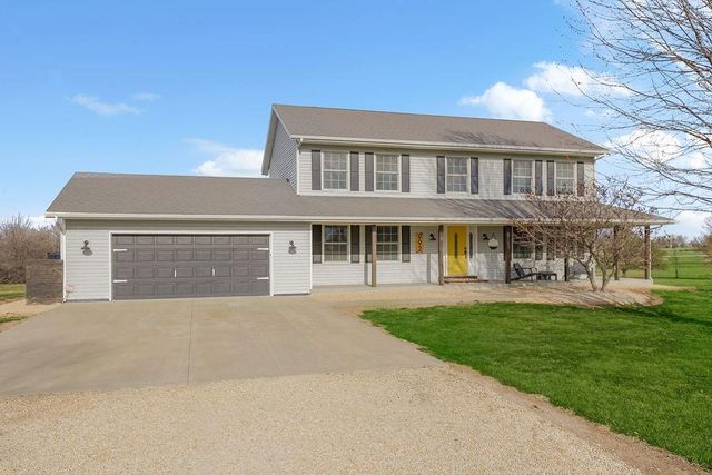 992 E 750 Road, Lawrence, KS 66047