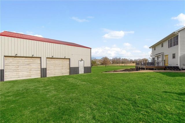 992 E 750 Road, Lawrence, KS 66047