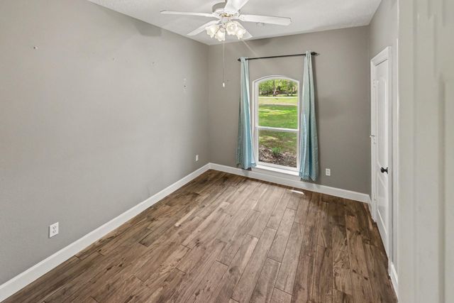 911 Winchester Bend, Huffman, TX 77336