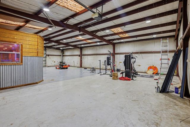 911 Winchester Bend, Huffman, TX 77336
