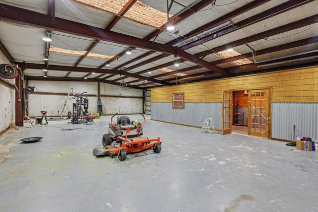 911 Winchester Bend, Huffman, TX 77336