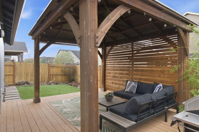 3559 SW Pumice Place, Redmond, OR 97756