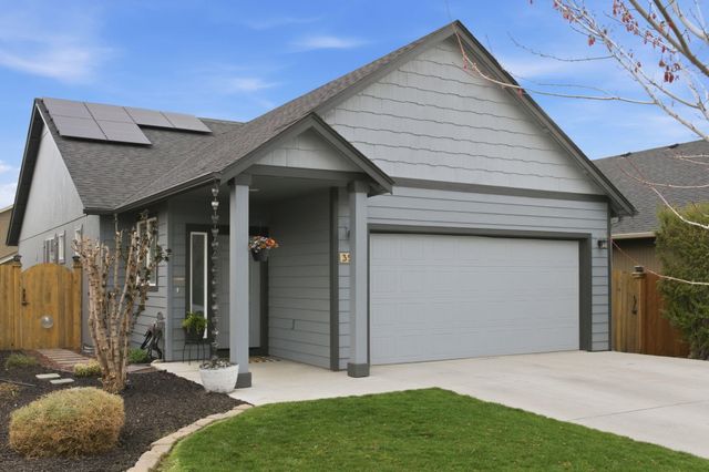 3559 SW Pumice Place, Redmond, OR 97756