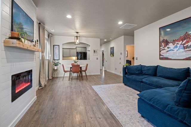 3559 SW Pumice Place, Redmond, OR 97756