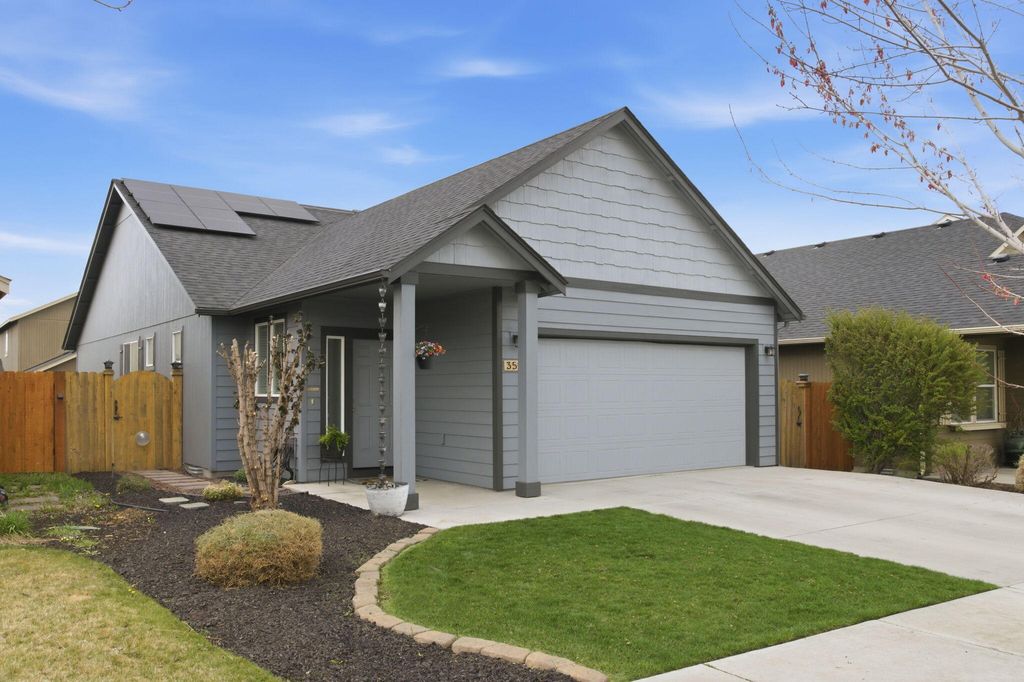 3559 SW Pumice Place, Redmond, OR 97756