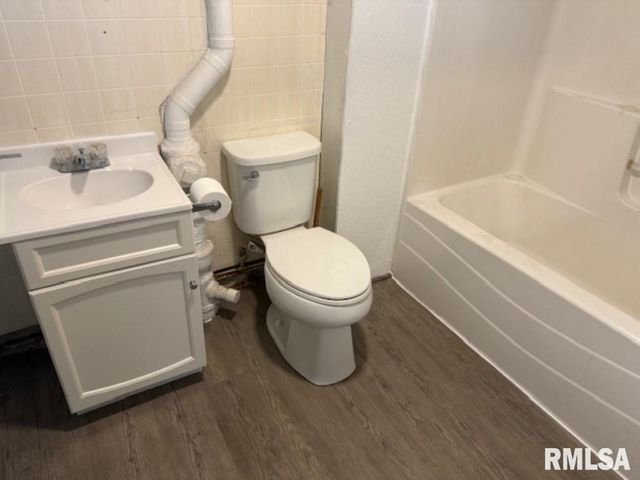 129 & 131 EDGEHILL Avenue, Creve Coeur, IL 61610