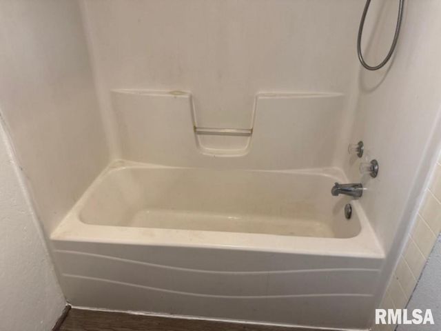 129 & 131 EDGEHILL Avenue, Creve Coeur, IL 61610