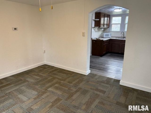 129 & 131 EDGEHILL Avenue, Creve Coeur, IL 61610