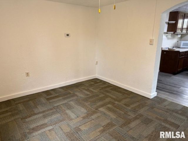 129 & 131 EDGEHILL Avenue, Creve Coeur, IL 61610