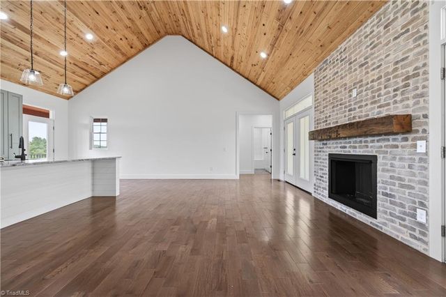 99 Moore Lane, Galax, VA 24333