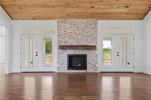 99 Moore Lane, Galax, VA 24333