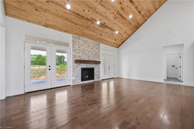 99 Moore Lane, Galax, VA 24333