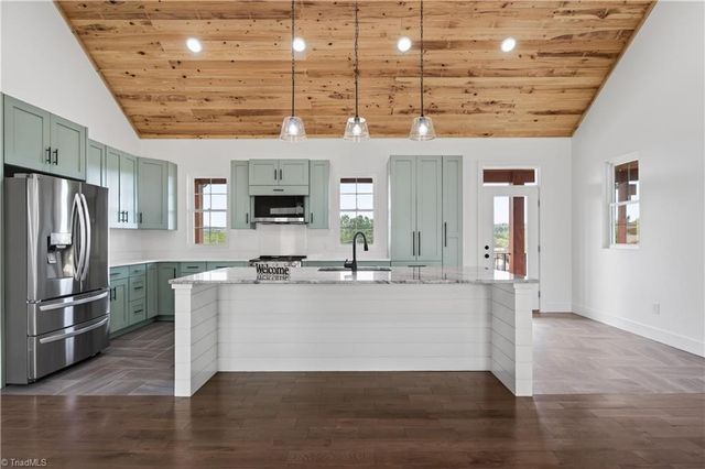 99 Moore Lane, Galax, VA 24333