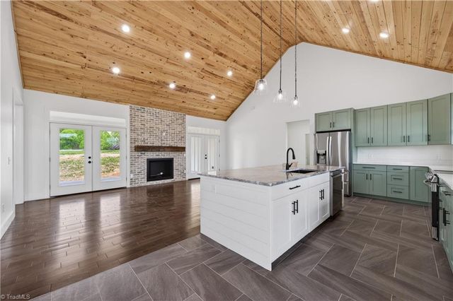 99 Moore Lane, Galax, VA 24333