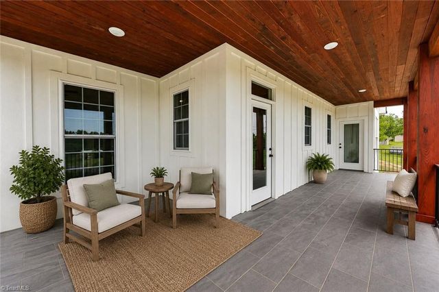 99 Moore Lane, Galax, VA 24333