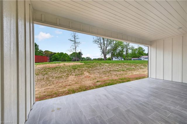 99 Moore Lane, Galax, VA 24333