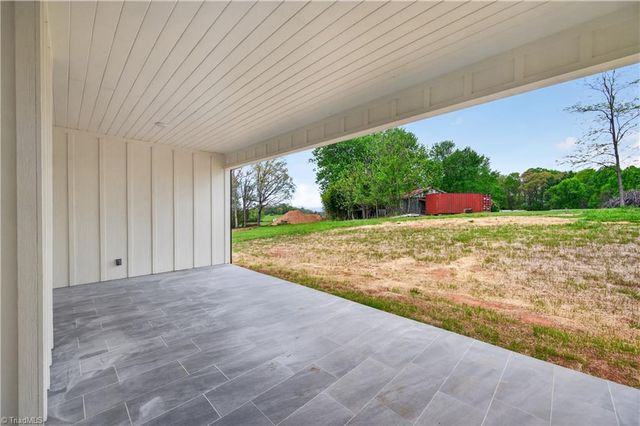 99 Moore Lane, Galax, VA 24333
