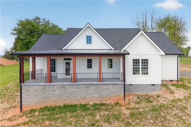 99 Moore Lane, Galax, VA 24333