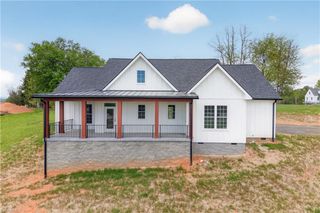 99 Moore Lane, Galax, VA 24333