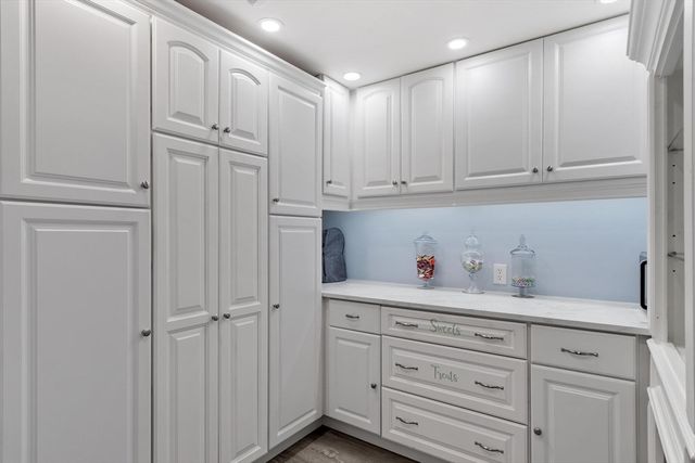 279 Redemption Rock Trl, Sterling, MA 01564