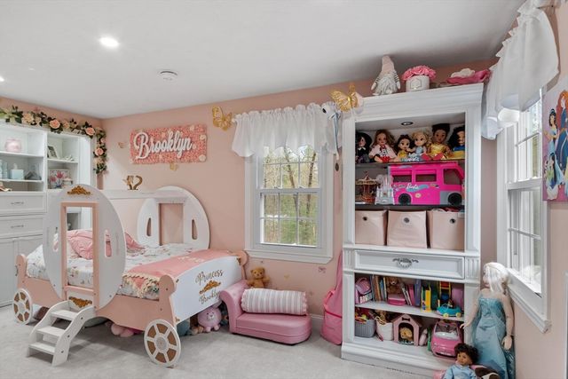 279 Redemption Rock Trl, Sterling, MA 01564