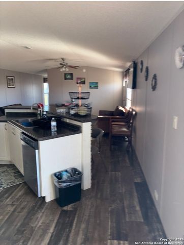 17110 Laguna Seca, Atascosa, TX 78002