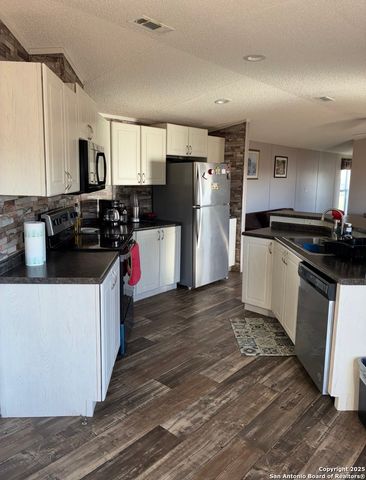 17110 Laguna Seca, Atascosa, TX 78002