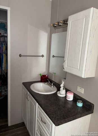 17110 Laguna Seca, Atascosa, TX 78002