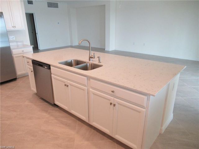 12032 Hawthorn Lake DR 102, Fort Myers, FL 33913