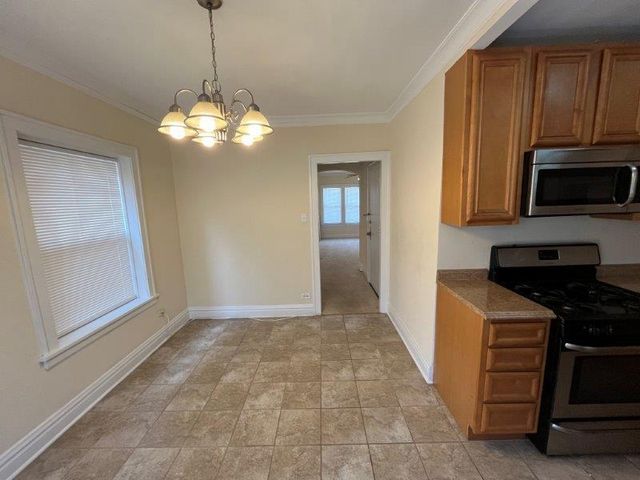 7212 JACKSON Boulevard 2E, Forest Park, IL 60130