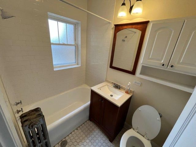 7212 JACKSON Boulevard 2E, Forest Park, IL 60130