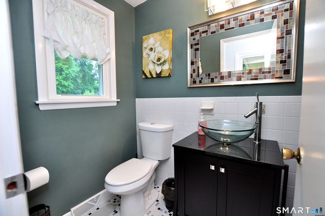 46 Butternut Road, Manchester, CT 06040
