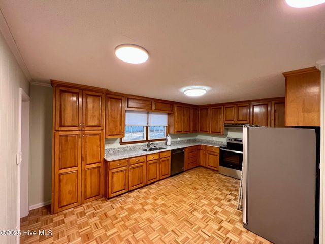 645 N Page Street, Southern Pines, NC 28387