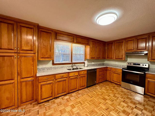 645 N Page Street, Southern Pines, NC 28387