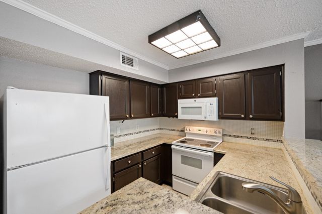 2300 Old Spanish Trail 1077, Houston, TX 77054