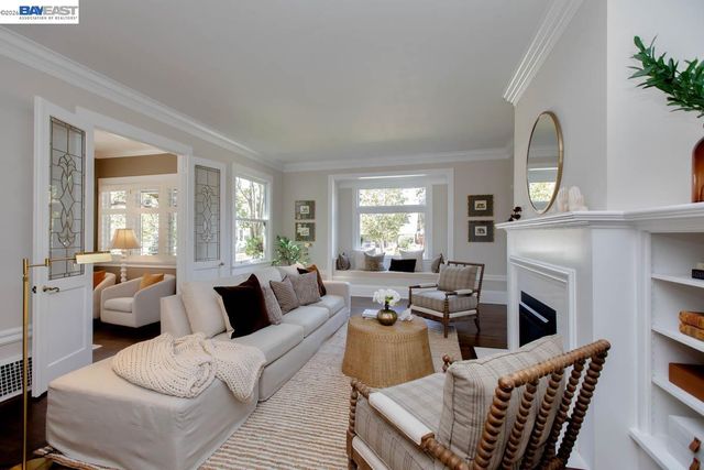 1024 Grand St, Alameda, CA 94501