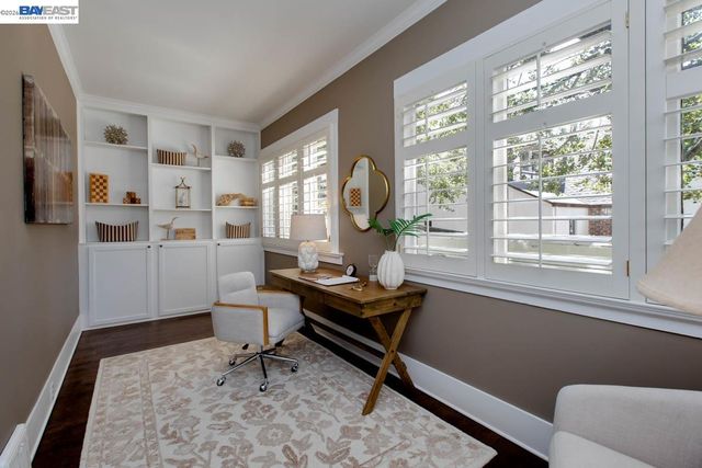 1024 Grand St, Alameda, CA 94501