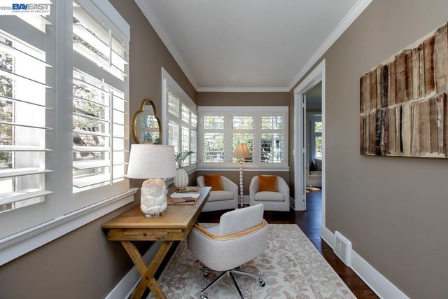 1024 Grand St, Alameda, CA 94501