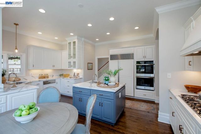 1024 Grand St, Alameda, CA 94501