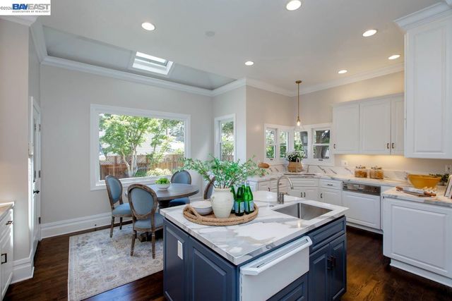 1024 Grand St, Alameda, CA 94501