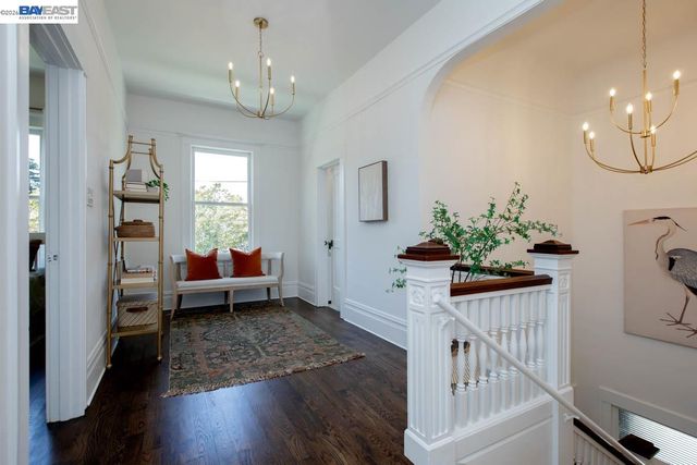 1024 Grand St, Alameda, CA 94501